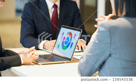Group of business people meeting in an office 139543536