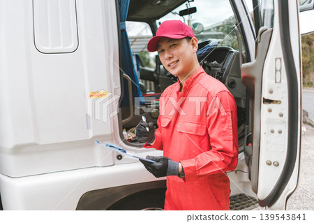 40多歲的工人 40多歲的工人 139543841
