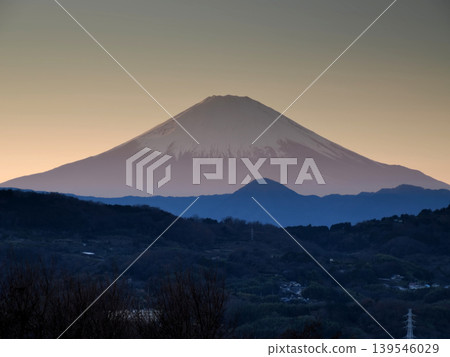 從神奈川縣中郡二宮町東山公園眺望富士山 從神奈川縣中郡二宮町東山公園眺望富士山 139546029