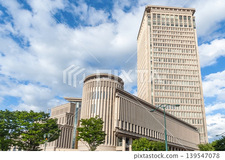 The modern buildings of Kajo Central and white clouds spreading across the blue sky (Yamagata City, Yamagata Prefecture) The modern buildings of Kajo Central and white clouds spreading across the blue sky (Yamagata City, Yamagata Prefecture) 139547078
