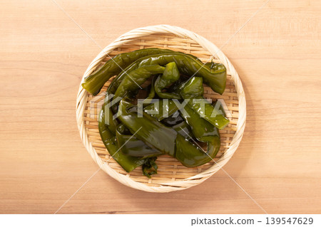 [Sanriku Region] Salt-preserved wakame seaweed stems 139547629