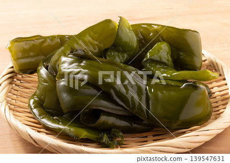 [Sanriku Region] Salt-preserved wakame seaweed stems 139547631