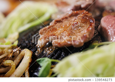 成吉思汗火鍋烤生羊肉 成吉思汗火鍋烤生羊肉 139548273