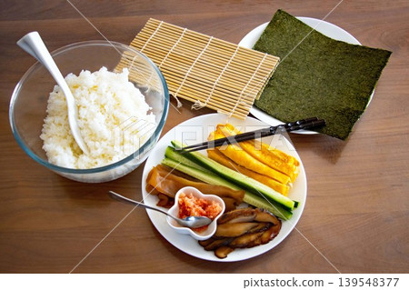 製作太卷(粗壽司卷)的食材 - 準備工作 製作太卷(粗壽司卷)的食材 - 準備工作 139548377