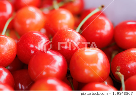 Boxed Sato Nishiki cherries (Nanbu Town, Aomori Prefecture) 139548867