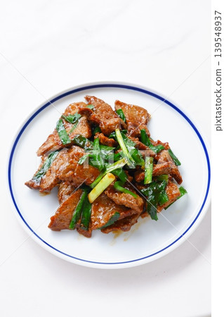 Liver and Chives Stir-fry - If you're looking for a healthy dish using plenty of pork liver, try liver and chives stir-fry. Liver and Chives Stir-fry - If you're looking for a healthy dish using plenty of pork liver, try liver and chives stir-fry. 139548937