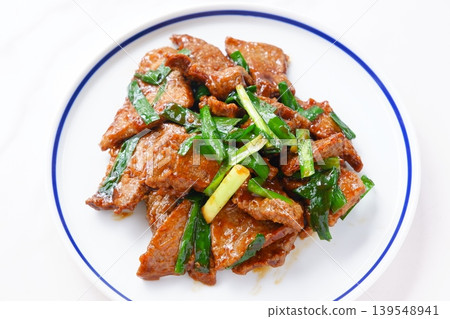 Liver and Chives Stir-fry - If you're looking for a healthy dish using plenty of pork liver, try liver and chives stir-fry. Liver and Chives Stir-fry - If you're looking for a healthy dish using plenty of pork liver, try liver and chives stir-fry. 139548941