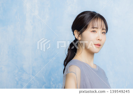 年輕的女士 139549245