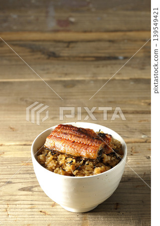 一張迷你鰻魚飯的照片。 一張迷你鰻魚飯的照片。 139549421