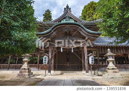 The worship hall and votive tablet hall of Oosake Shrine at Akahosaka Pass The worship hall and votive tablet hall of Oosake Shrine at Akahosaka Pass 139551836