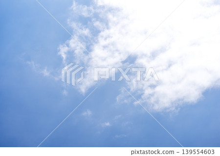 Early summer sky, blue sky, clear sky, May image Early summer sky, blue sky, clear sky, May image 139554603