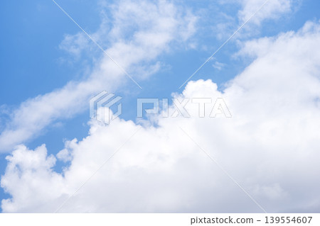 Early summer sky, blue sky, clear sky, May image Early summer sky, blue sky, clear sky, May image 139554607
