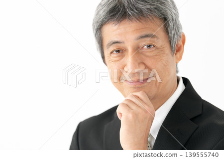 Male business portrait 139555740