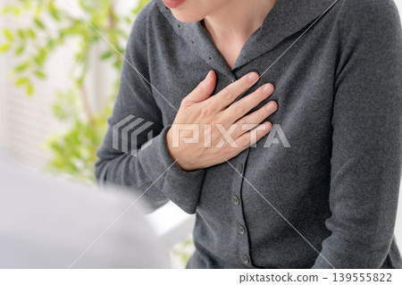 女性，健康狀況不佳，更年期症狀，面對面 139555822