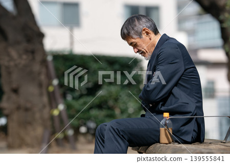 沮喪的商人 139555841