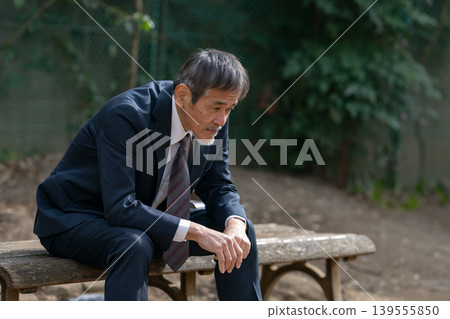 沮喪的商人 139555850