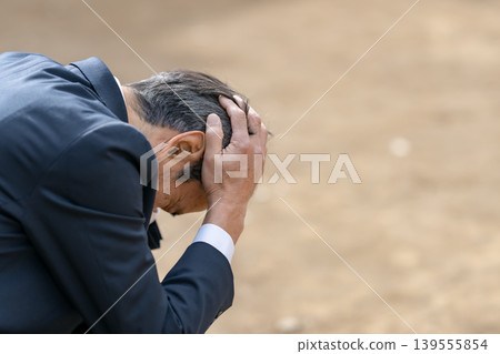 沮喪的商人 139555854