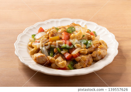 Chicken and Cashew Nut Stir-fry Chicken and Cashew Nut Stir-fry 139557626