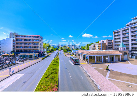 這是日本橫濱的景色,包括橫濱市營地鐵綠線上的北山田站。這裡沒有紅綠燈,電線也埋在地下… 這是日本橫濱的景色,包括橫濱市營地鐵綠線上的北山田站。這裡沒有紅綠燈,電線也埋在地下… 139559969