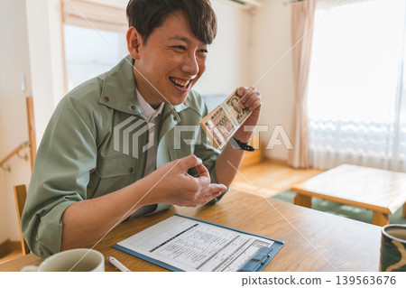 40多歲的工人 40多歲的工人 139563676