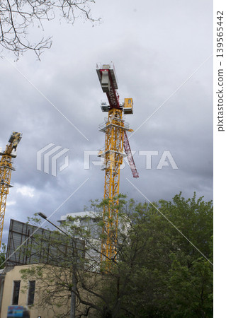 boom-type slewing crane with jib boom-type slewing crane with jib 139565442
