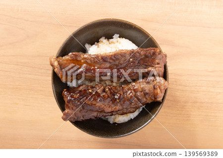 [宮城縣黑毛和牛] 排骨蓋飯 139569389