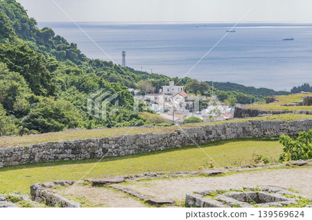 從沖繩勝連城遺址眺望海 從沖繩勝連城遺址眺望海 139569624