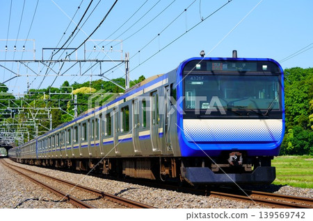 [E235 Series 1000] Narita, Sobu, and Yokosuka Line direct rapid service running between Monoi and Sakura 139569742