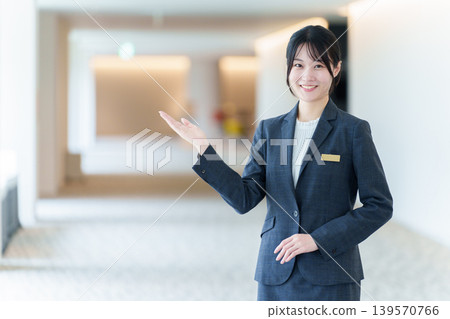 女性員工,客服,接待。 女性員工,客服,接待。 139570766