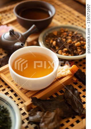 Roasted green tea set (2) 139571097