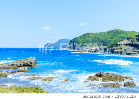 初夏時節,鹿兒島縣薩摩仙台市的大橋鹿子子橋 初夏時節,鹿兒島縣薩摩仙台市的大橋鹿子子橋 139572120