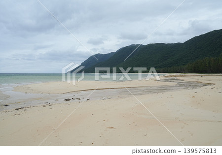 Okinawa Prefecture, Iriomote Island, Minamikazemita Beach Okinawa Prefecture, Iriomote Island, Minamikazemita Beach 139575813