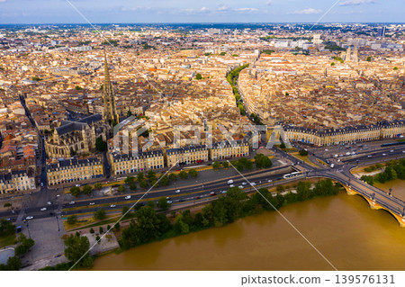 View of center of Bordeaux 139576131