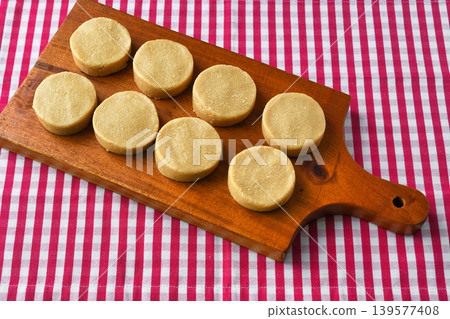 Mazapán, a traditional Mexican sweet. 139577408