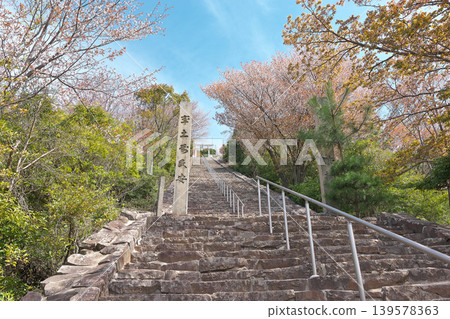 [Approach to Takaya Shrine Main Sanctuary] Takaya-cho, Kanonji City, Kagawa Prefecture 139578363