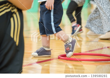 [Nursery school sports day obstacle course] 139580281