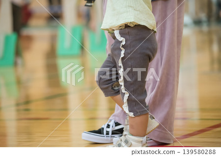 [Nursery school sports day obstacle course] 139580288
