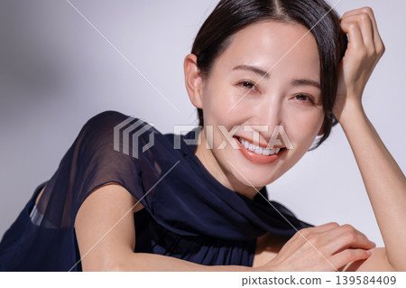 中間女性美圖像 中間女性美圖像 139584409