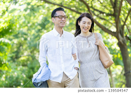 高級夫妻散步 高級夫妻散步 139584547