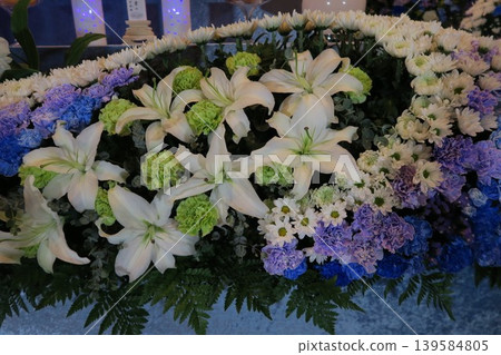 Fashionable flower altar with Casablanca Fashionable flower altar with Casablanca 139584805
