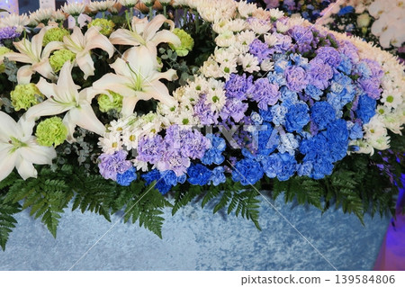 Fashionable flower altar with Casablanca Fashionable flower altar with Casablanca 139584806