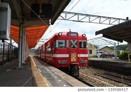 Meitetsu 6000 series train stopped at Akechi Station (event route version) Meitetsu 6000 series train stopped at Akechi Station (event route version) 139586417