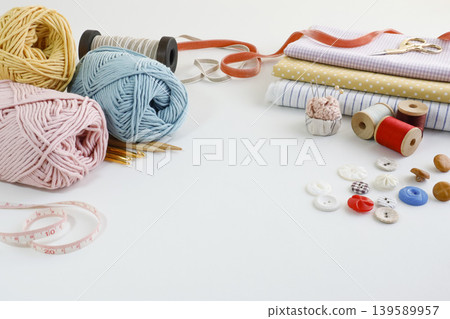 色彩繽紛的手工藝材料與工具：手工製品圖片 139589957