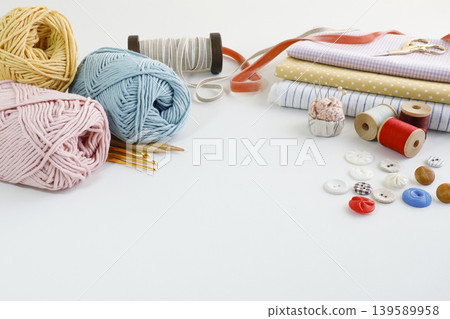 色彩繽紛的手工藝材料與工具：手工製品圖片 139589958