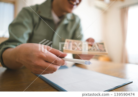 40多歲的工人 40多歲的工人 139590474