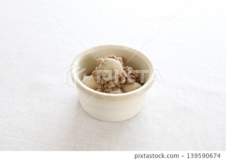 Simmered taro and ground meat Simmered taro and ground meat 139590674