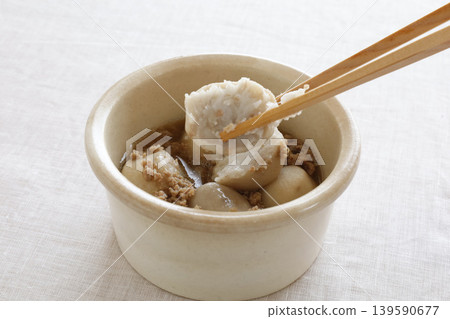 燉芋頭和肉末 燉芋頭和肉末 139590677