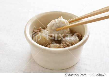 Simmered taro and ground meat Simmered taro and ground meat 139590678