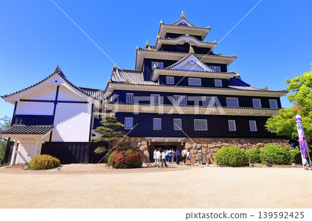 [Okayama Prefecture] Okayama Castle's main tower in spring (after major renovations in the Reiwa era) 139592425