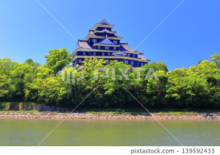 [Okayama Prefecture] Okayama Castle's main tower in spring (after major renovations in the Reiwa era) 139592433